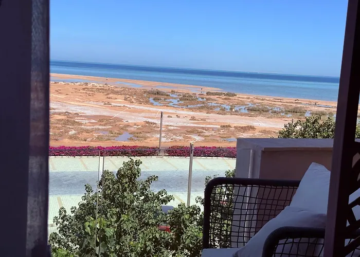 Mangroovy Seafront Condo - Great Kite Surfing